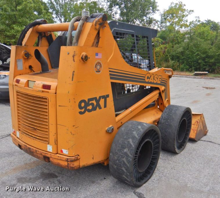 image for item DP4765 1999 Case 95XT  skid steer loader
