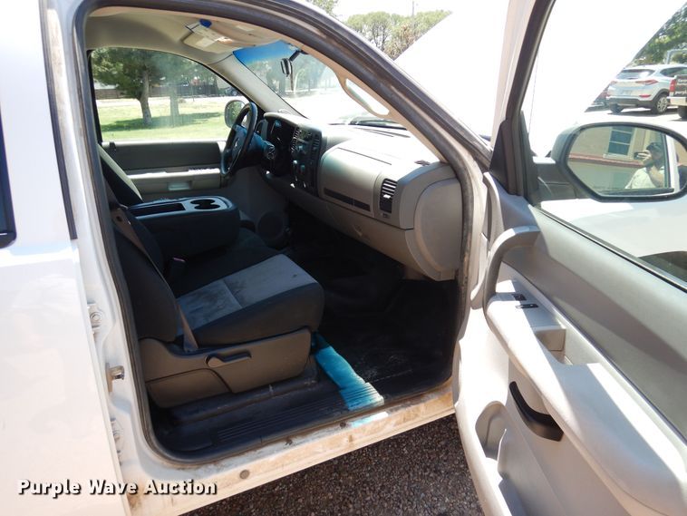 image for item DR1280 2009 Chevrolet Silverado 1500  Crew Cab pickup truck