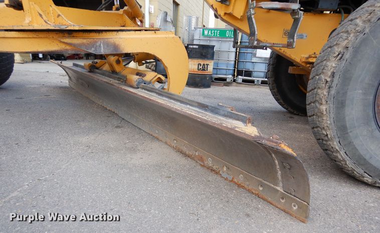 image for item DR1292 2003 John Deere 770CH Series II  motor grader