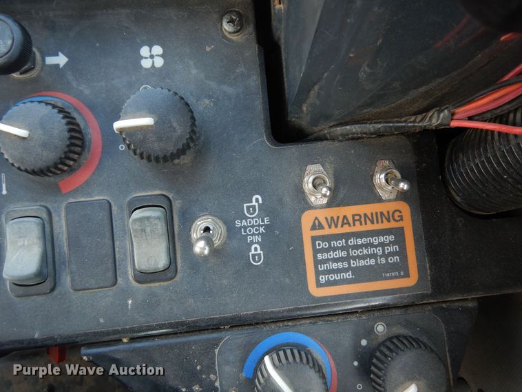 image for item DR1292 2003 John Deere 770CH Series II  motor grader