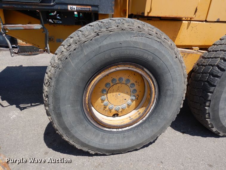 image for item DR1292 2003 John Deere 770CH Series II  motor grader