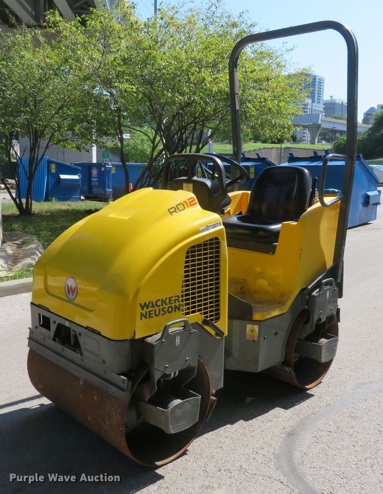 image for item FB9811 2009 Wacker Neuson RD12A  double drum roller