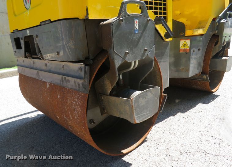 image for item FB9811 2009 Wacker Neuson RD12A  double drum roller