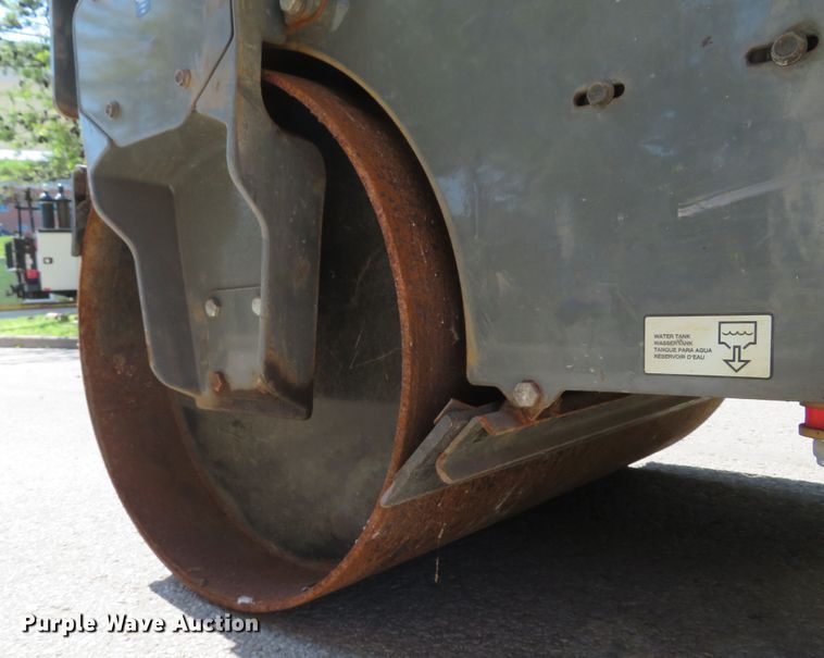 image for item FB9811 2009 Wacker Neuson RD12A  double drum roller