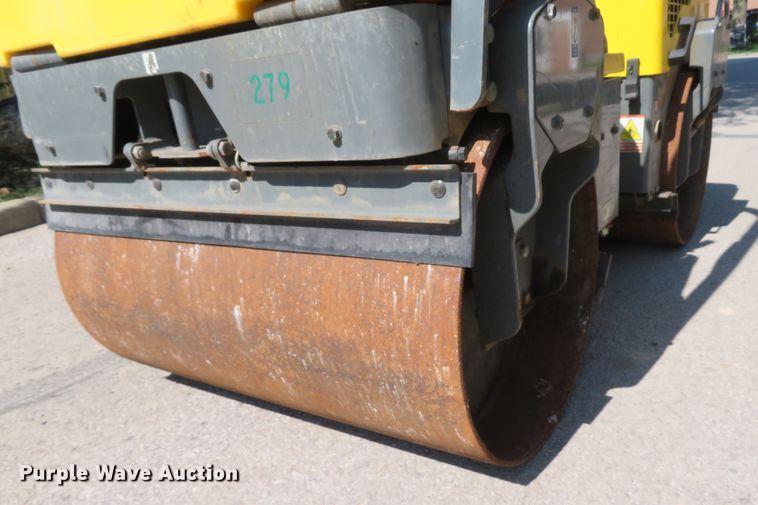 image for item FB9811 2009 Wacker Neuson RD12A  double drum roller