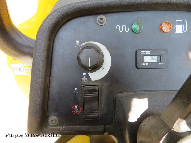 image for item FB9811 2009 Wacker Neuson RD12A  double drum roller