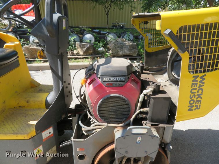 image for item FB9811 2009 Wacker Neuson RD12A  double drum roller