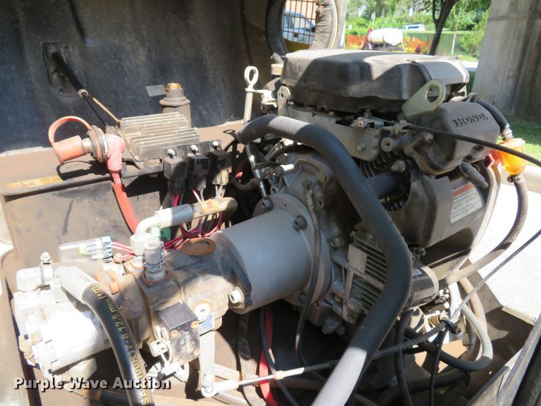 image for item FB9811 2009 Wacker Neuson RD12A  double drum roller