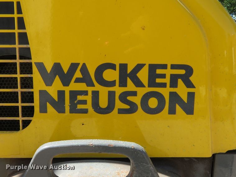 image for item FB9811 2009 Wacker Neuson RD12A  double drum roller