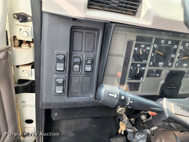 image for item JB9044 2000 International 4700  flatbed truck