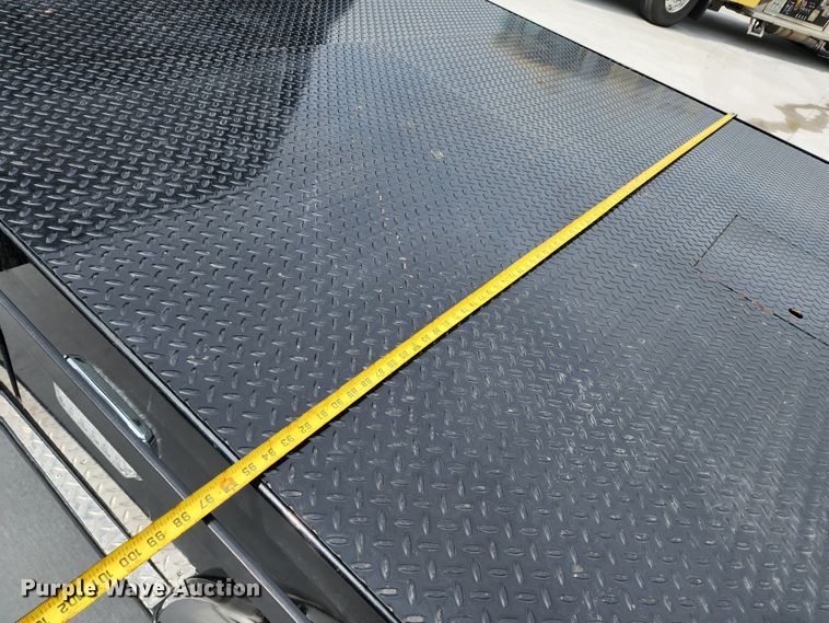 image for item JB9044 2000 International 4700  flatbed truck