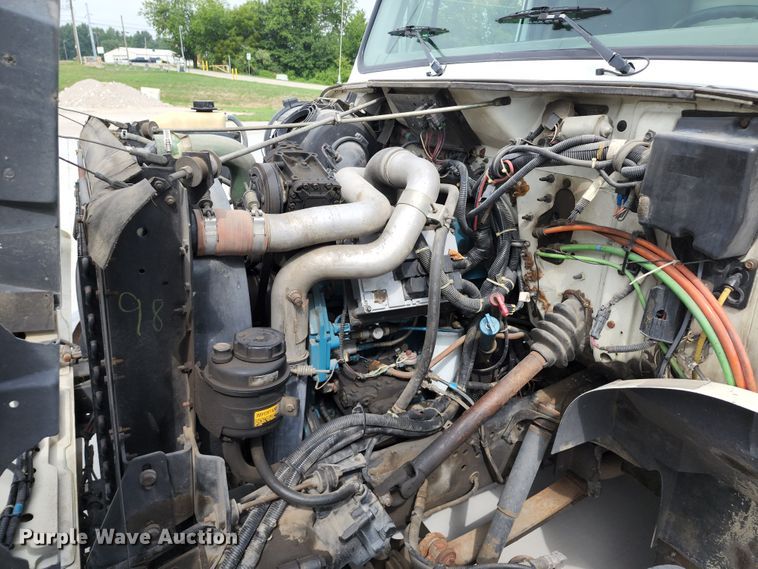 image for item JB9044 2000 International 4700  flatbed truck