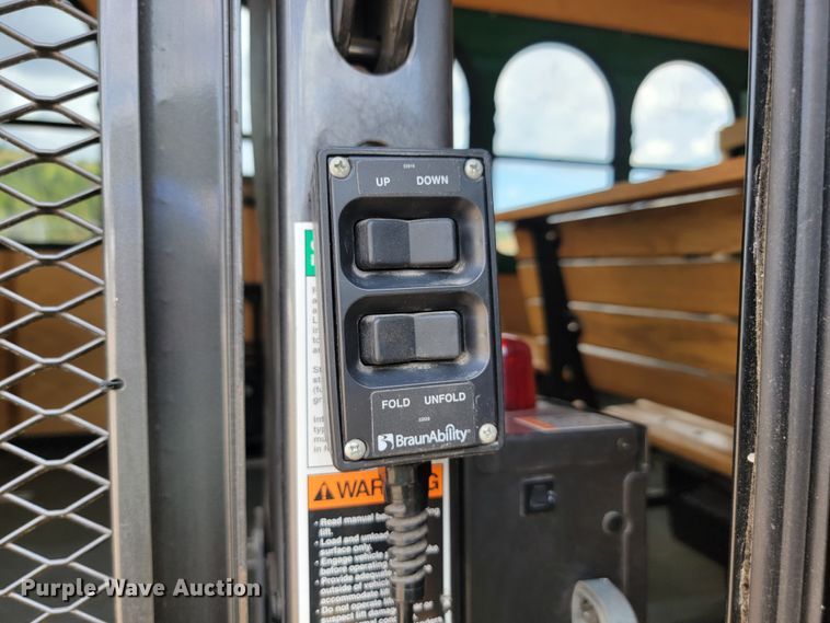 image for item JC9748 2017 Ford  trolley