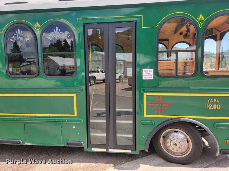 image for item JC9748 2017 Ford  trolley