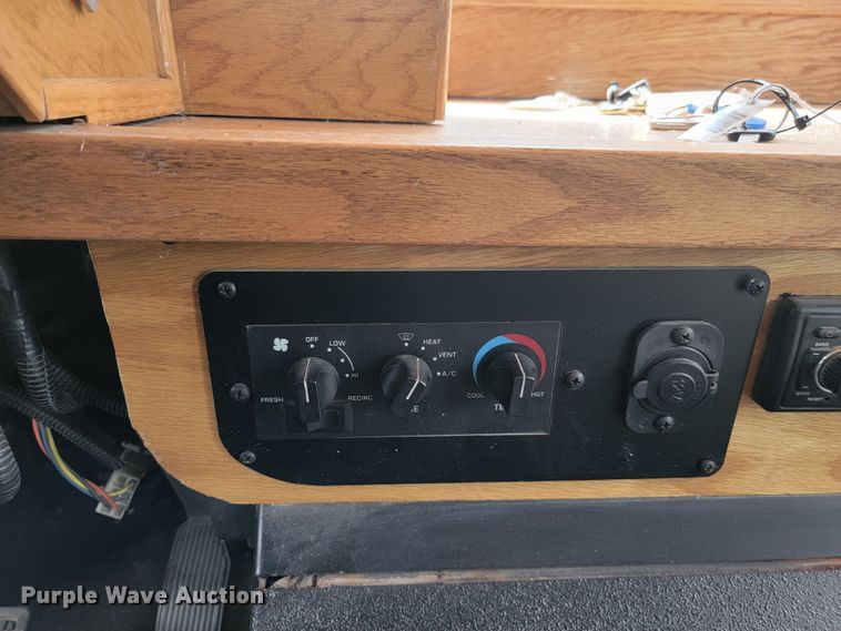 image for item JC9748 2017 Ford  trolley