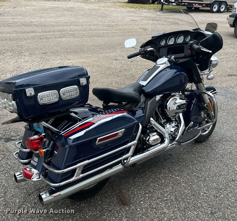 image for item JM9212 2014 Harley Davidson Electra Glide FLHTP Police  motorcycle