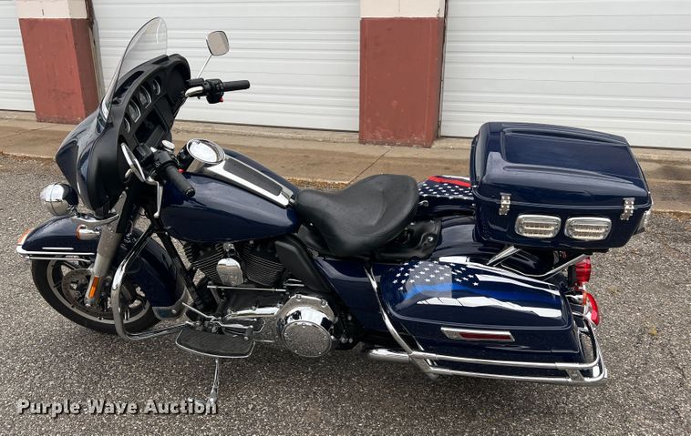 image for item JM9212 2014 Harley Davidson Electra Glide FLHTP Police  motorcycle
