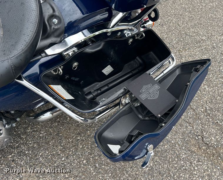 image for item JM9212 2014 Harley Davidson Electra Glide FLHTP Police  motorcycle