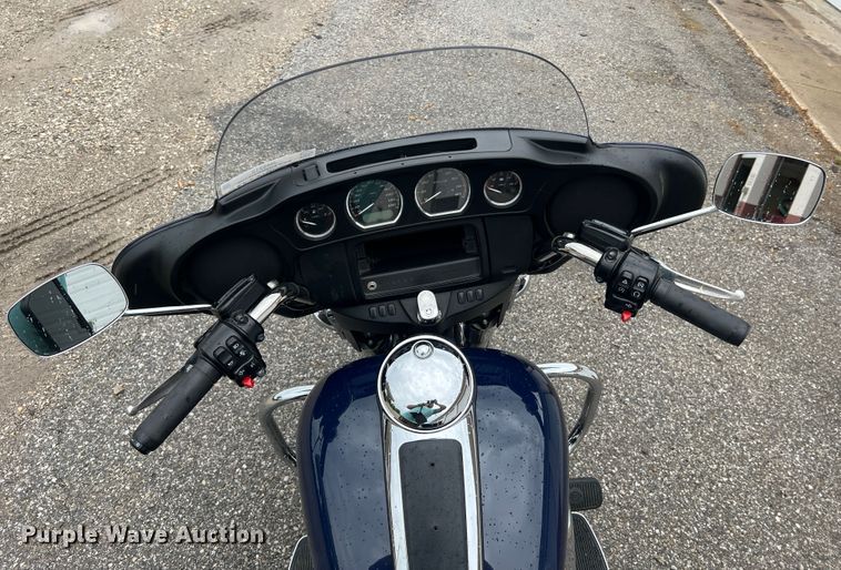 image for item JM9212 2014 Harley Davidson Electra Glide FLHTP Police  motorcycle