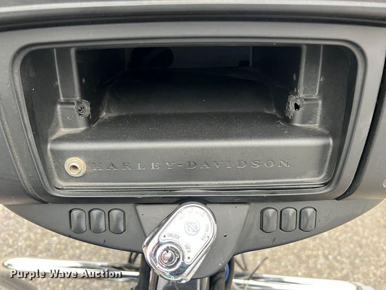 image for item JM9212 2014 Harley Davidson Electra Glide FLHTP Police  motorcycle