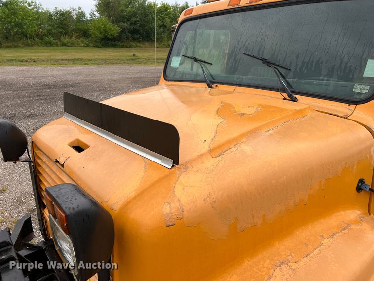 image for item JM9213 1992 International 4900  dump truck