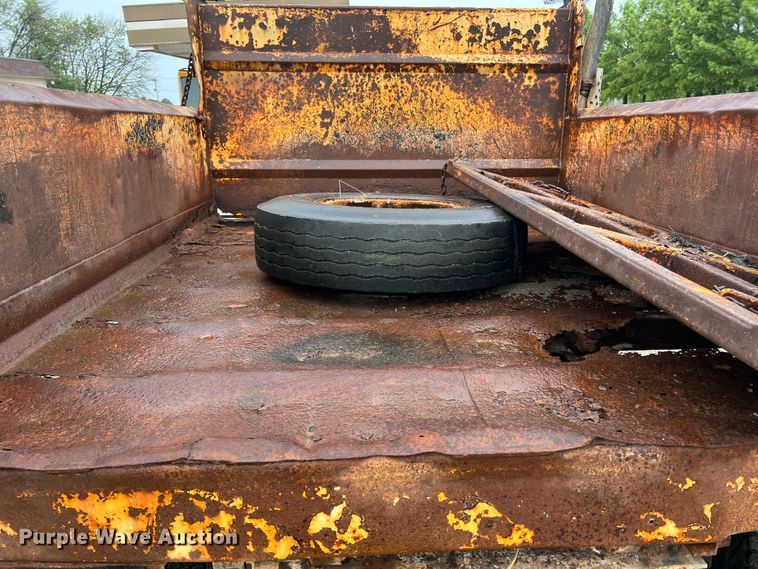 image for item JM9213 1992 International 4900  dump truck