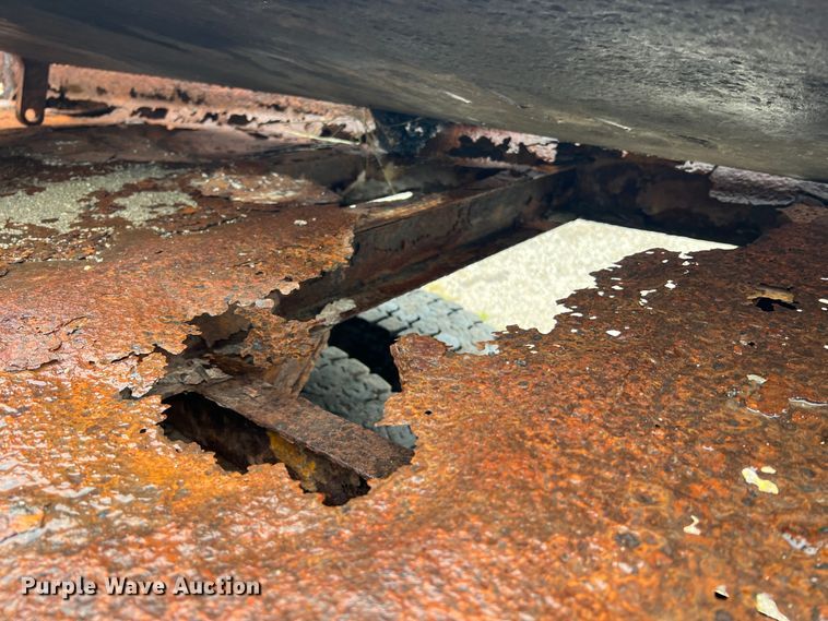 image for item JM9213 1992 International 4900  dump truck