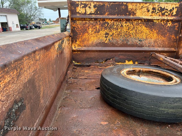 image for item JM9213 1992 International 4900  dump truck