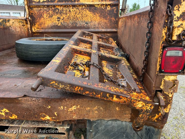 image for item JM9213 1992 International 4900  dump truck