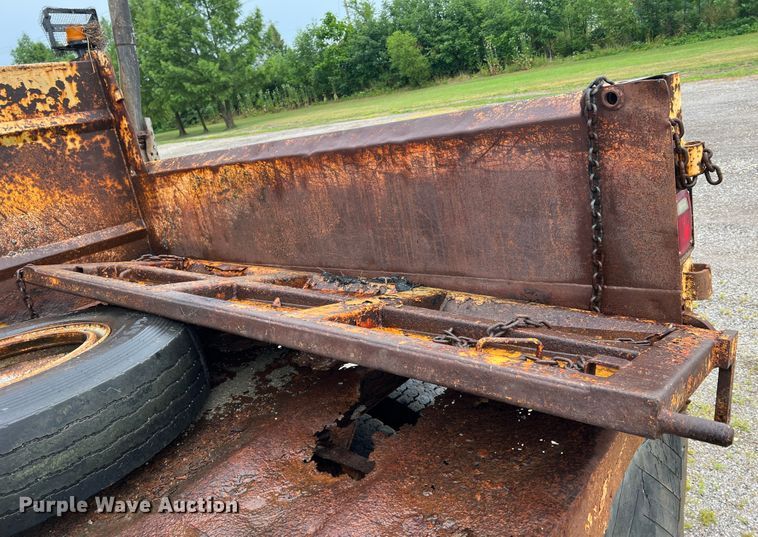 image for item JM9213 1992 International 4900  dump truck