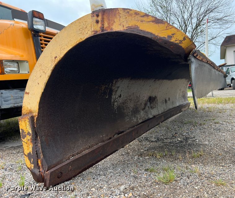 image for item JM9213 1992 International 4900  dump truck