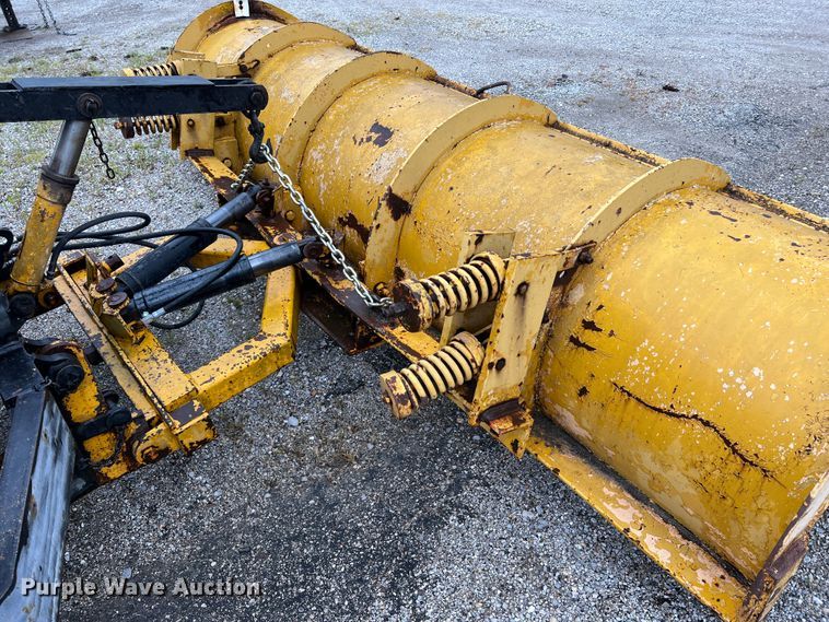 image for item JM9213 1992 International 4900  dump truck