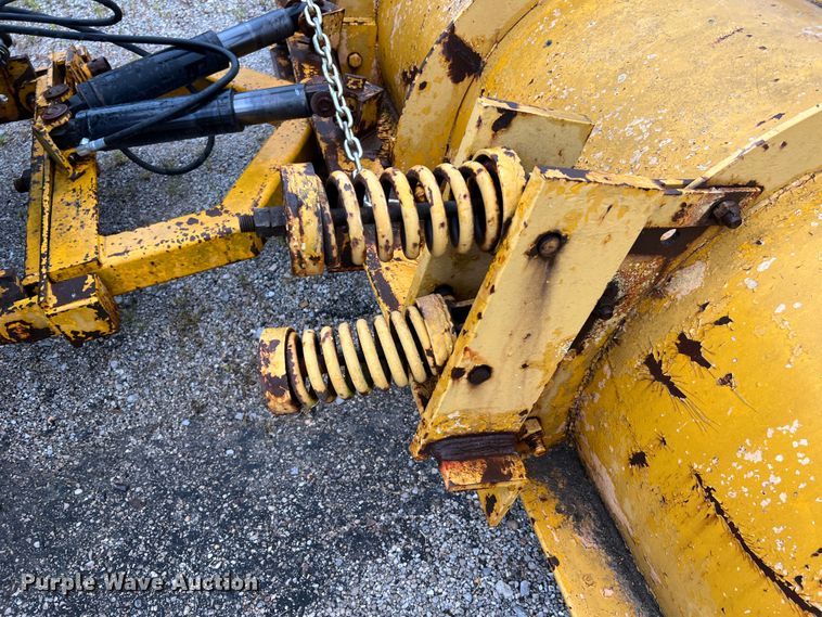 image for item JM9213 1992 International 4900  dump truck