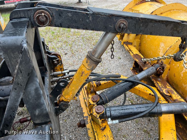 image for item JM9213 1992 International 4900  dump truck