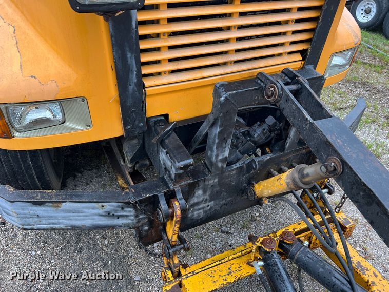 image for item JM9213 1992 International 4900  dump truck