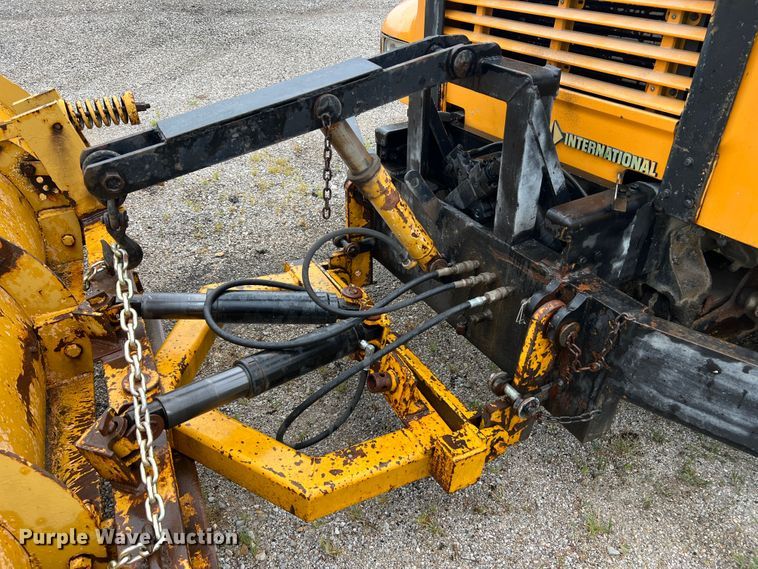 image for item JM9213 1992 International 4900  dump truck