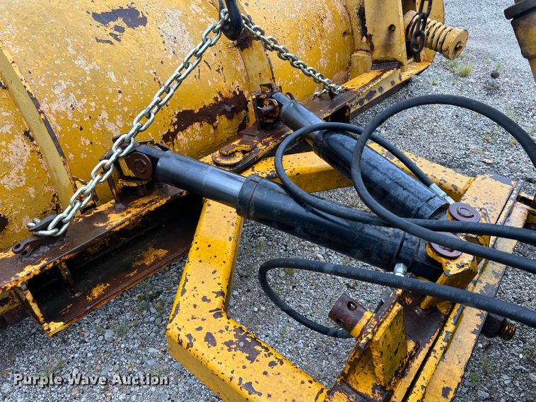 image for item JM9213 1992 International 4900  dump truck