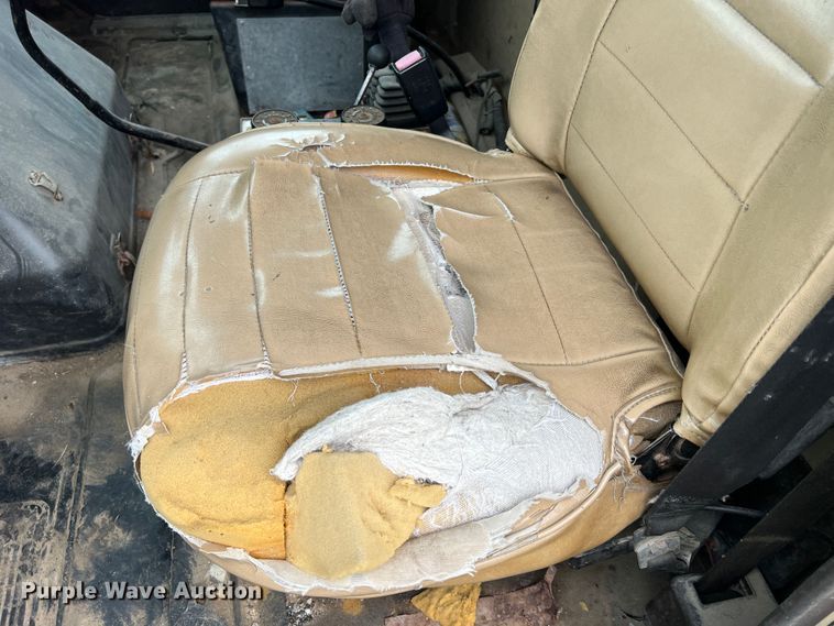 image for item JM9213 1992 International 4900  dump truck