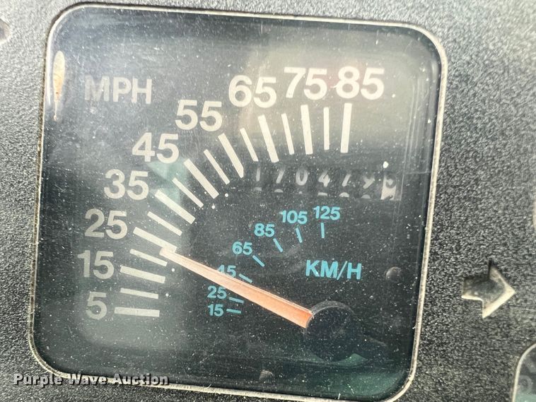 image for item JM9213 1992 International 4900  dump truck