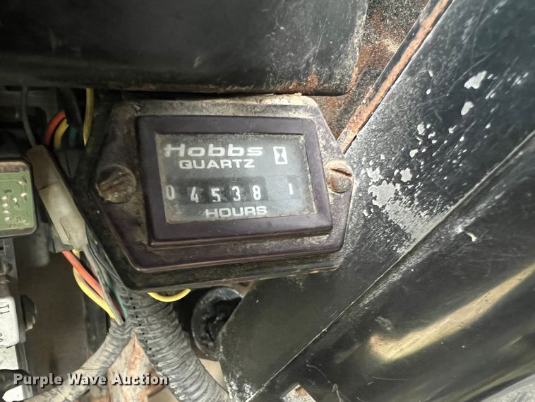 image for item JM9213 1992 International 4900  dump truck