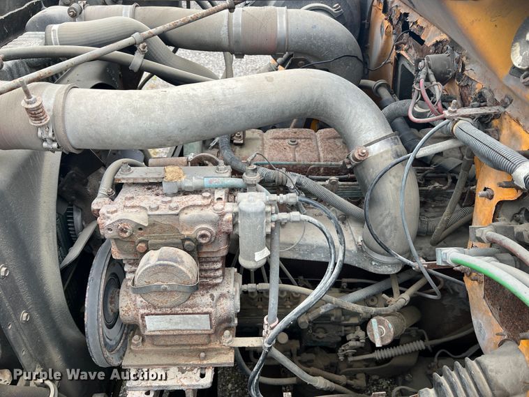 image for item JM9213 1992 International 4900  dump truck