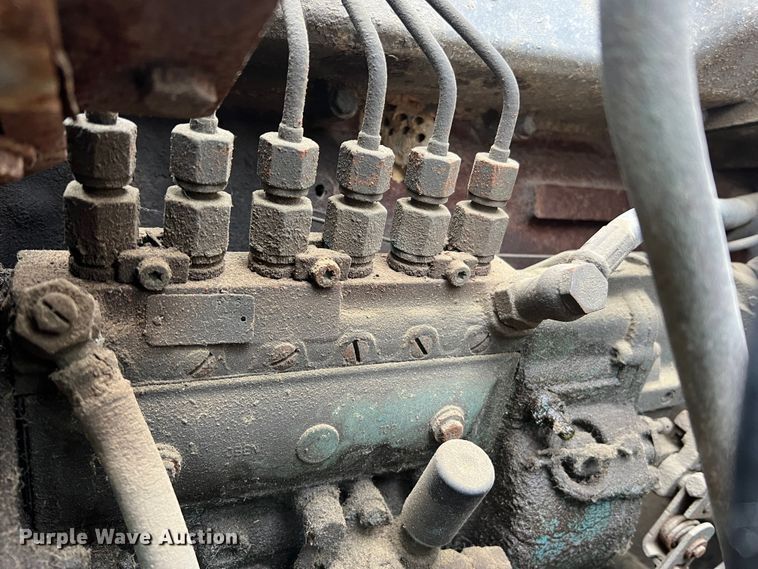 image for item JM9213 1992 International 4900  dump truck