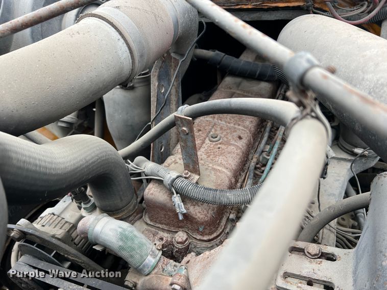 image for item JM9213 1992 International 4900  dump truck