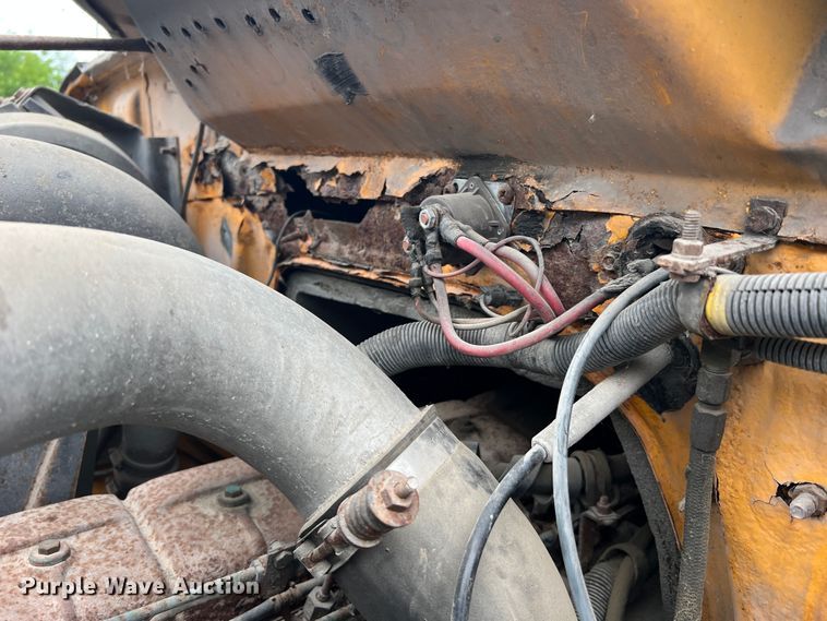 image for item JM9213 1992 International 4900  dump truck