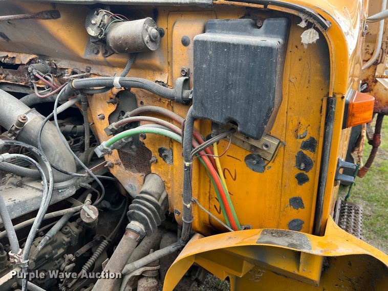 image for item JM9213 1992 International 4900  dump truck