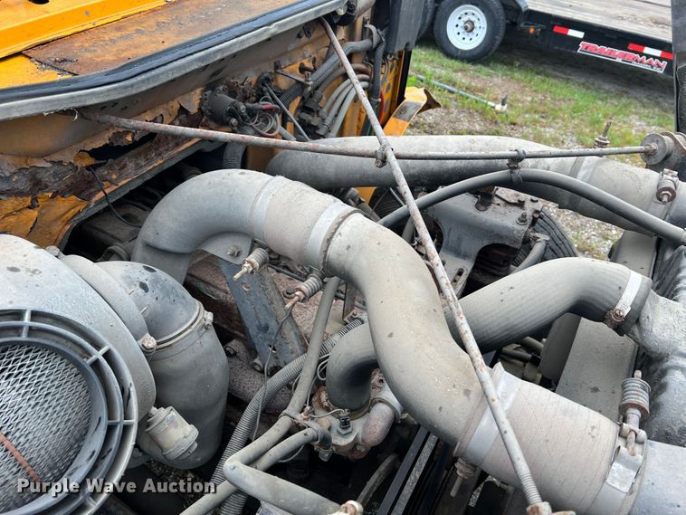 image for item JM9213 1992 International 4900  dump truck