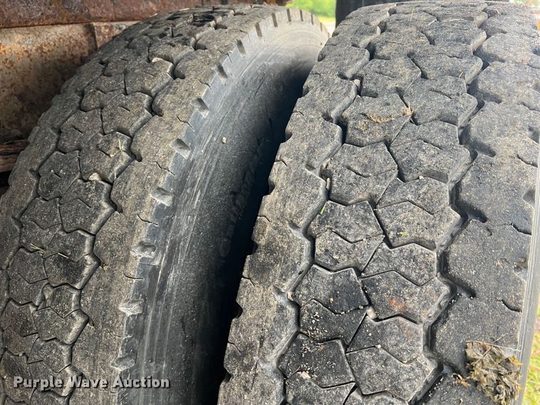 image for item JM9213 1992 International 4900  dump truck