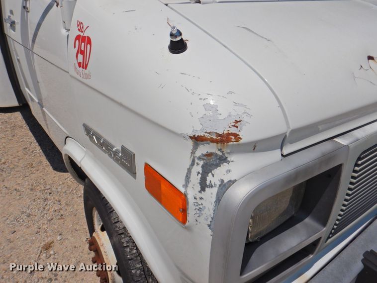 image for item JR9974 1992 GMC Vandura G3500  box truck