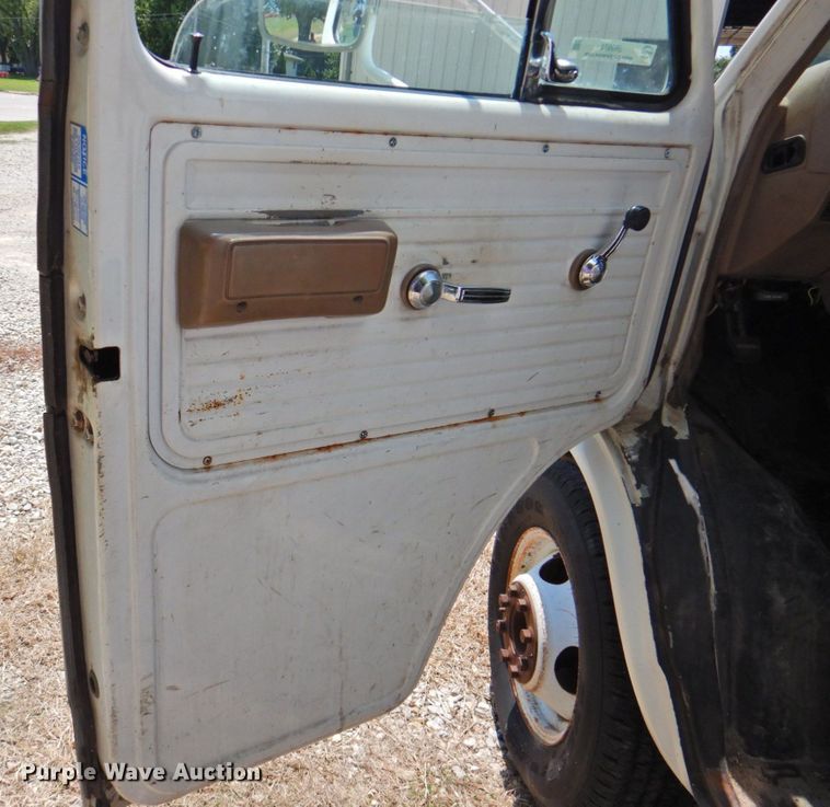 image for item JR9974 1992 GMC Vandura G3500  box truck