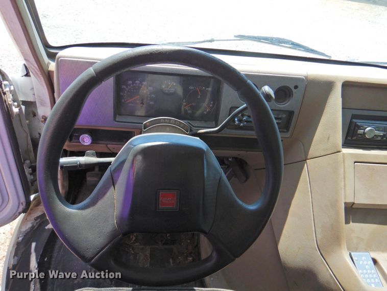 image for item JR9974 1992 GMC Vandura G3500  box truck